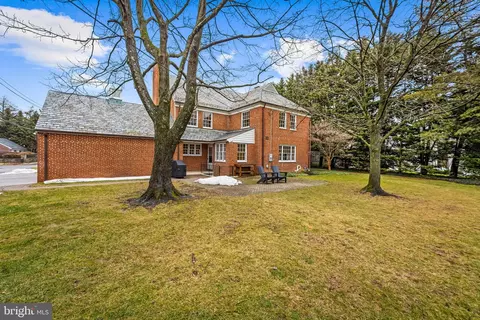 Exterior - 103 Saint Dunstans Rd, Baltimore, MD 21212 photo 3 of 7