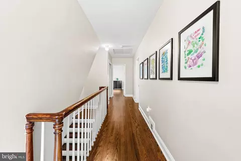 Entry Way - 103 Saint Dunstans Rd, Baltimore, MD 21212 photo 5 of 7