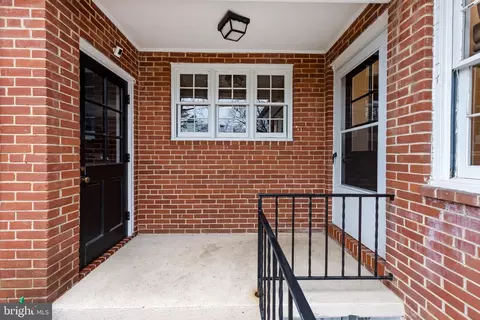 Exterior - 103 Saint Dunstans Rd, Baltimore, MD 21212 photo 6 of 7