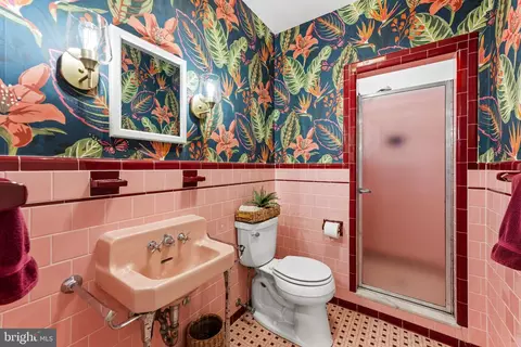 Bath - 103 Saint Dunstans Rd, Baltimore, MD 21212 photo 1 of 5