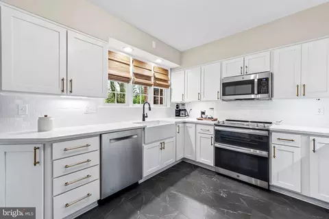 Kitchen - 103 Saint Dunstans Rd, Baltimore, MD 21212 photo 2 of 5