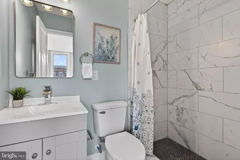 Bath - 2430 E Lafayette Ave, Baltimore, MD 21213 photo 1 of 2