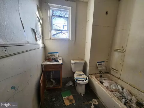 Bath - 1127 N Milton Ave, Baltimore, MD 21213 photo 1 of 1