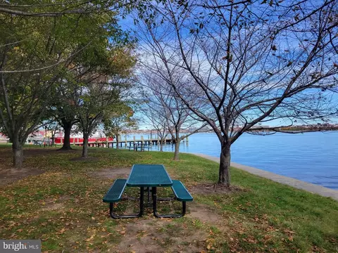View/Area - 924 S Paca St, Baltimore, MD 21230 photo 2 of 3
