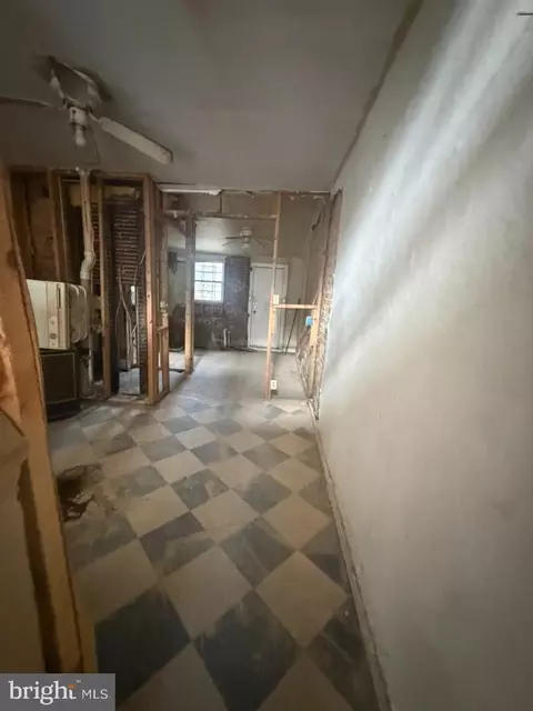 Entry Way - 1610 Lemmon St, Baltimore, MD 21223 photo 4 of 16