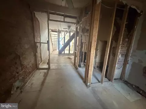 Entry Way - 1610 Lemmon St, Baltimore, MD 21223 photo 8 of 16