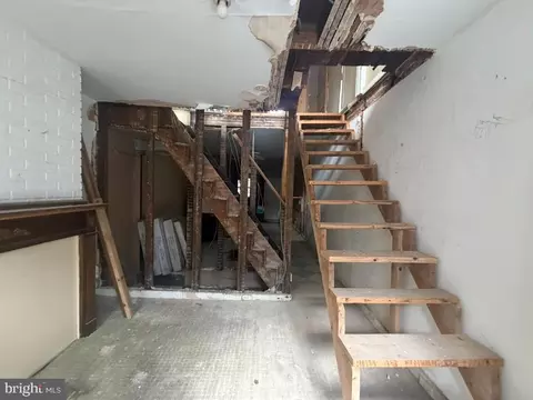 Entry Way - 1610 Lemmon St, Baltimore, MD 21223 photo 2 of 16