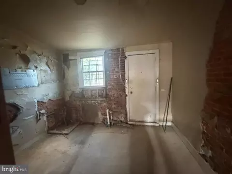 Entry Way - 1610 Lemmon St, Baltimore, MD 21223 photo 7 of 16