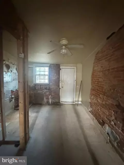 Entry Way - 1610 Lemmon St, Baltimore, MD 21223 photo 6 of 16
