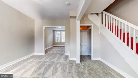 Entry Way - 812 Mccabe Ave, Baltimore, MD 21212 photo 2 of 10