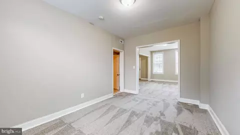 Entry Way - 812 Mccabe Ave, Baltimore, MD 21212 photo 4 of 10