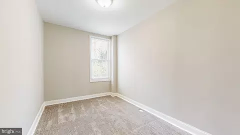 Entry Way - 812 Mccabe Ave, Baltimore, MD 21212 photo 10 of 10