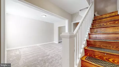 Entry Way - 812 Mccabe Ave, Baltimore, MD 21212 photo 1 of 10