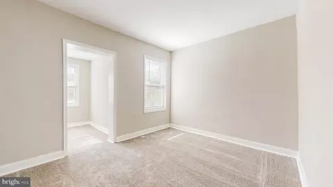 Entry Way - 812 Mccabe Ave, Baltimore, MD 21212 photo 7 of 10
