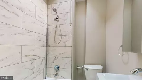 Bath - 812 Mccabe Ave, Baltimore, MD 21212 photo 1 of 1