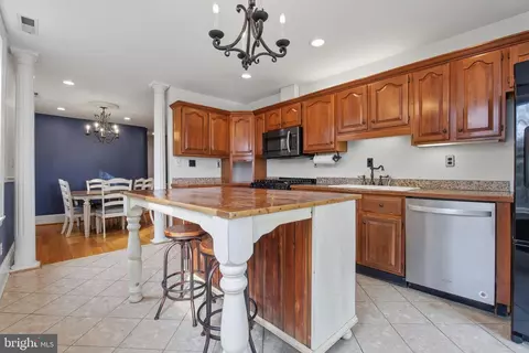 Kitchen - 2205 E Pratt St, Baltimore, MD 21231 photo 2 of 3