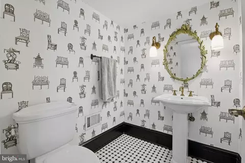 Bath - 2205 E Pratt St, Baltimore, MD 21231 photo 5 of 5
