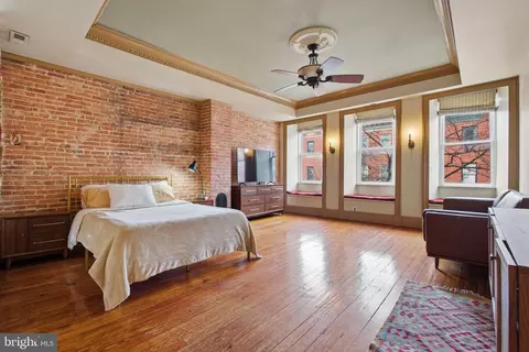 Bedroom - 2205 E Pratt St, Baltimore, MD 21231 photo 2 of 9