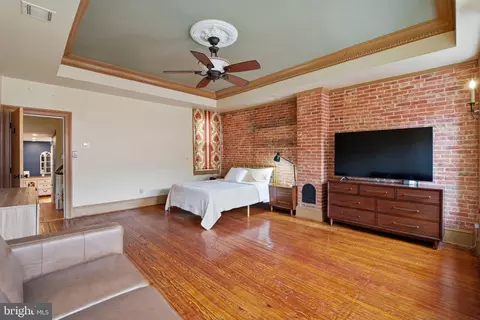 Bedroom - 2205 E Pratt St, Baltimore, MD 21231 photo 3 of 9