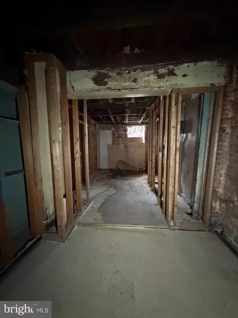 Entry Way - 1613 Lemmon St, Baltimore, MD 21223 photo 3 of 9