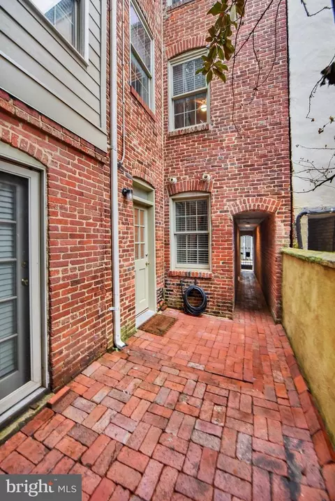 Exterior - 728 S Durham St, Baltimore, MD 21231 photo 3 of 4