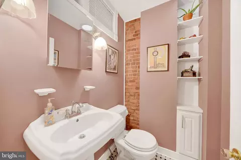 Bath - 728 S Durham St, Baltimore, MD 21231 photo 1 of 3