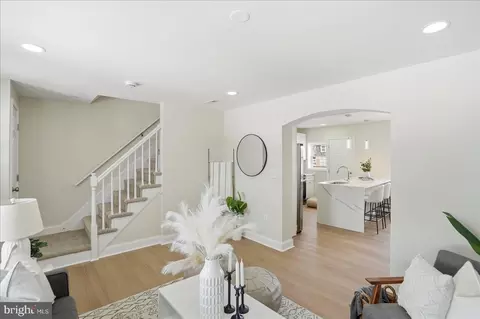 Entry Way - 1432 Walker Ave, Baltimore, MD 21239 photo 2 of 5