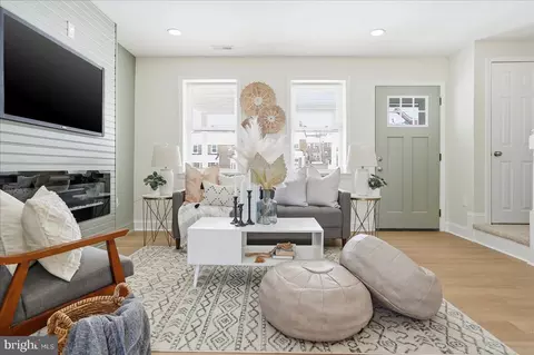 Entry Way - 1432 Walker Ave, Baltimore, MD 21239 photo 1 of 5
