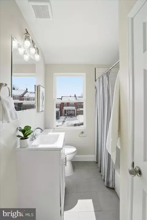Bath - 1432 Walker Ave, Baltimore, MD 21239 photo 2 of 4