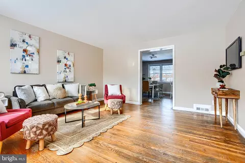 1506 Gleneagle Rd, Baltimore, MD 21239 photo 3