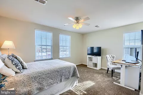 Bedroom - 735 S Macon St, Baltimore, MD 21224 photo 2 of 3