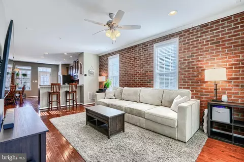 Entry Way - 735 S Macon St, Baltimore, MD 21224 photo 4 of 5