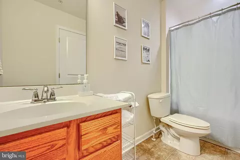 Bath - 735 S Macon St, Baltimore, MD 21224 photo 4 of 5