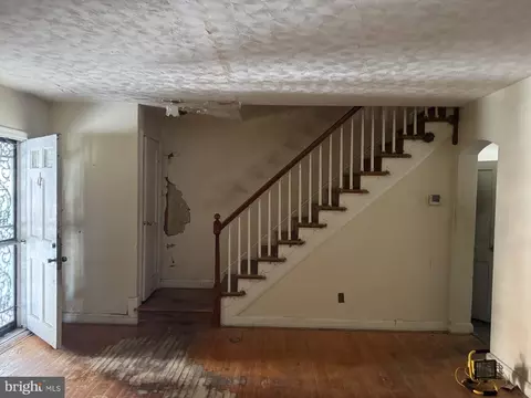 Entry Way - 3741 Boarman Ave, Baltimore, MD 21215 photo 1 of 4
