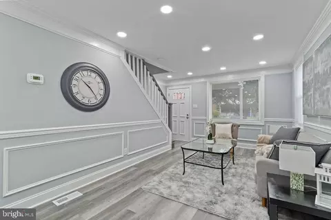 Entry Way - 300 Denison St, Baltimore, MD 21229 photo 2 of 4