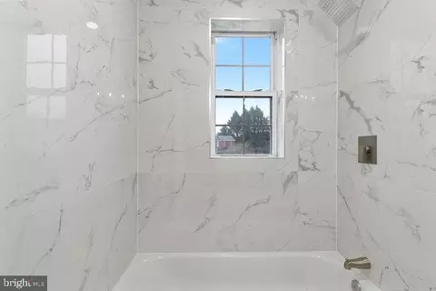 Bath - 300 Denison St, Baltimore, MD 21229 photo 2 of 3