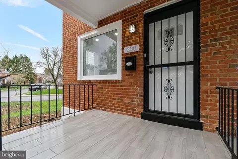 Exterior - 300 Denison St, Baltimore, MD 21229 photo 2 of 3