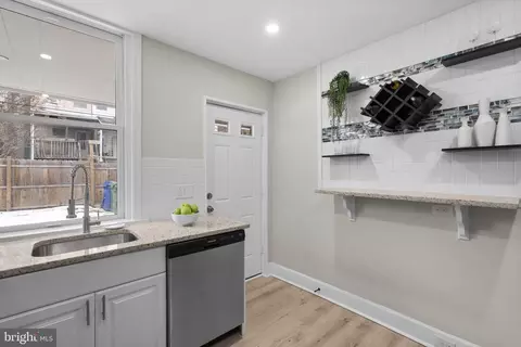 Entry Way - 832 W 35th St, Baltimore, MD 21211 photo 5 of 6