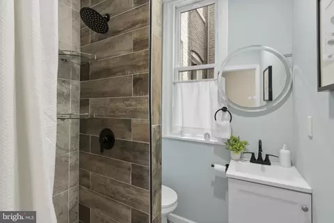 Bath - 832 W 35th St, Baltimore, MD 21211 photo 1 of 2
