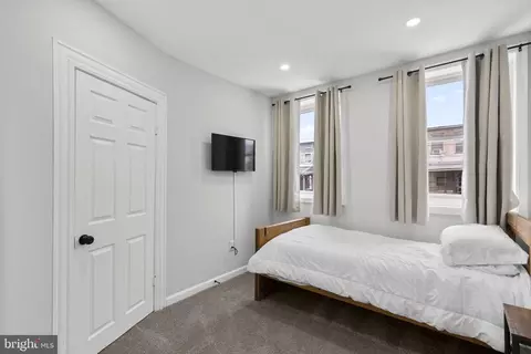 Bedroom - 832 W 35th St, Baltimore, MD 21211 photo 4 of 5