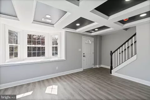 Living - 402 Croydon Rd, Baltimore, MD 21212 photo 5 of 10