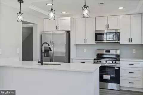 Kitchen - 402 Croydon Rd, Baltimore, MD 21212 photo 2 of 3