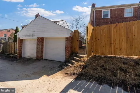 Exterior - 402 Croydon Rd, Baltimore, MD 21212 photo 3 of 8