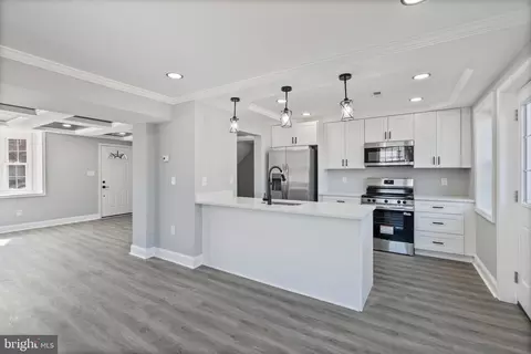 Kitchen - 402 Croydon Rd, Baltimore, MD 21212 photo 1 of 3