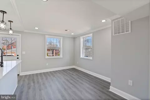 Living - 402 Croydon Rd, Baltimore, MD 21212 photo 7 of 10