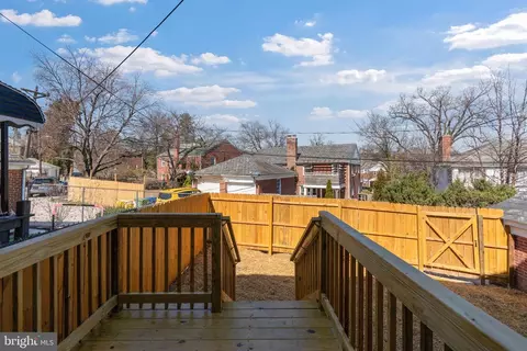 Exterior - 402 Croydon Rd, Baltimore, MD 21212 photo 7 of 8