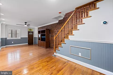 Entry Way - 602 S Curley St, Baltimore, MD 21224 photo 2 of 4