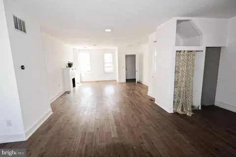 Living - 3716 Edmondson Ave, Baltimore, MD 21229 photo 6 of 7