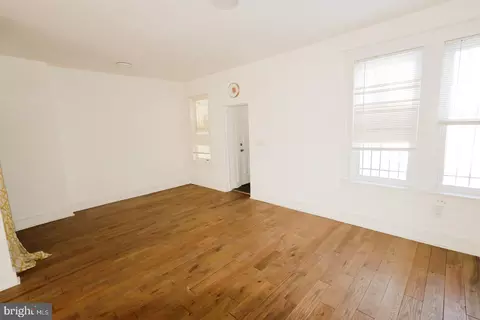 Living - 3716 Edmondson Ave, Baltimore, MD 21229 photo 4 of 7