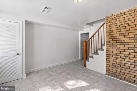 Entry Way - 4345 Roberton Ave, Baltimore, MD 21206 photo 3 of 3